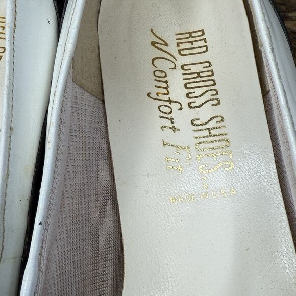 Vintage Red Cross Two-Tone Comfort Flats / Low Heels Women’s (Navy + Ivory) 6AA - Picture 9 of 11